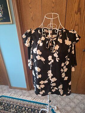 Ann Taylor Floral Keyhole Tie Neck Blouse | Size Small